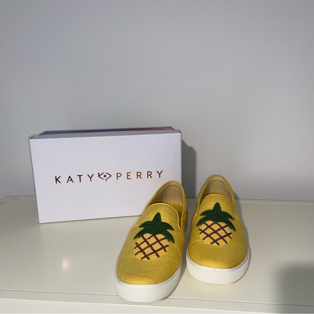 Katy Perry Pineapple Slip-On Canvas Shoes Size 10 Medium - The Kerry - New